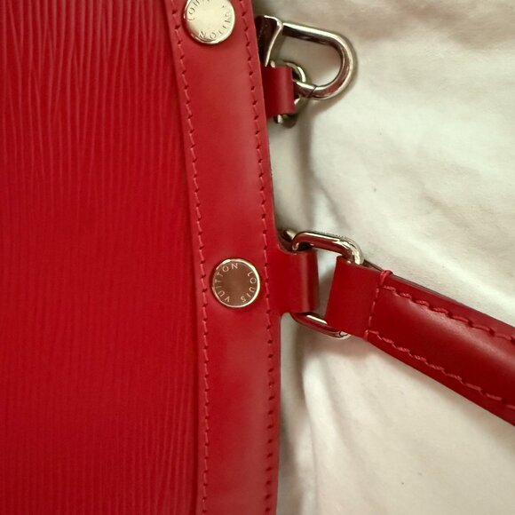 Louis Vuitton Marly BB in Epi Leather - Picture 4 of 13